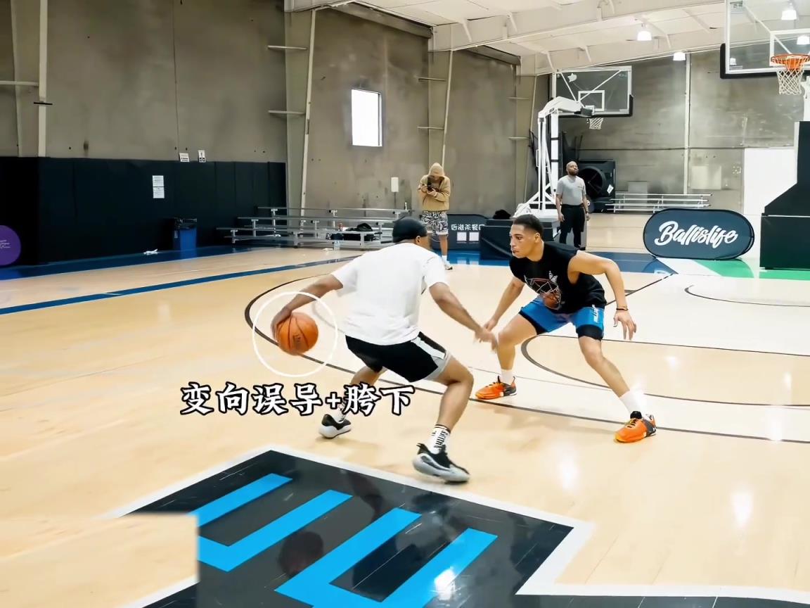 “實戰中的節奏過人動作鑒賞，連續胯下變向舞蹈銜接頓拜突破”