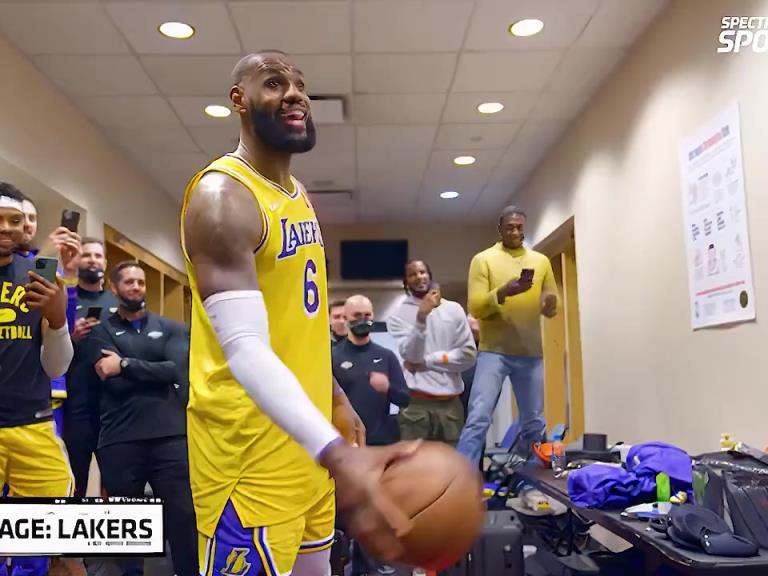 里弗斯絕殺之后湖人隊的更衣室氛圍，簡直不要太和諧??！